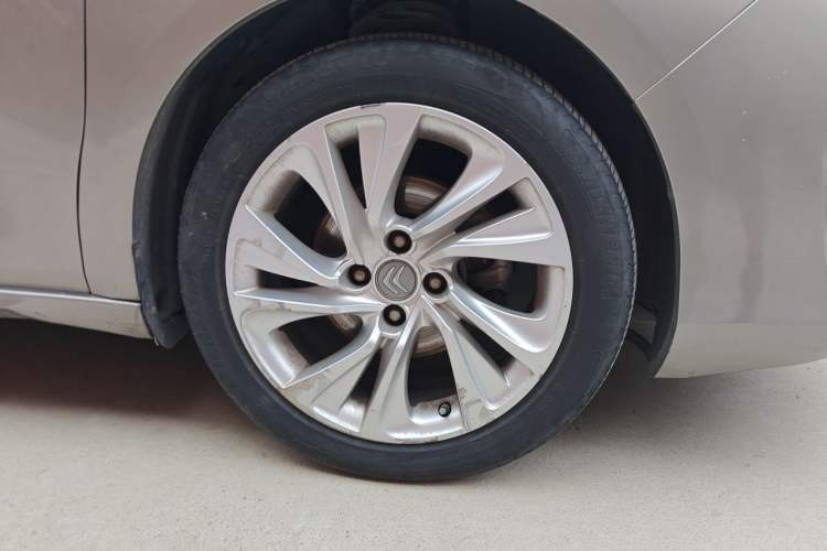 Used Citroen C4L 2014 1.6THP Intelligent Drive Automatic Dynamic Model Right Front Wheel Hub