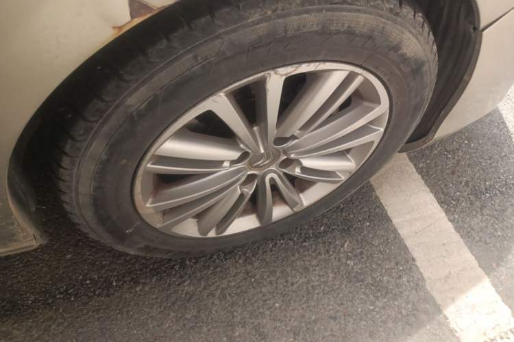 Used Citroen C4L 2014 1.8L Intelligent Drive Manual Version – Dynamic Edition Right Front Wheel Hub