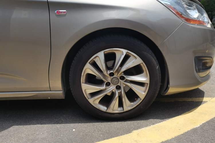 Used Citroen C4L 2014 1.6THP Intelligent Drive Automatic Dynamic Model Right Front Wheel Hub