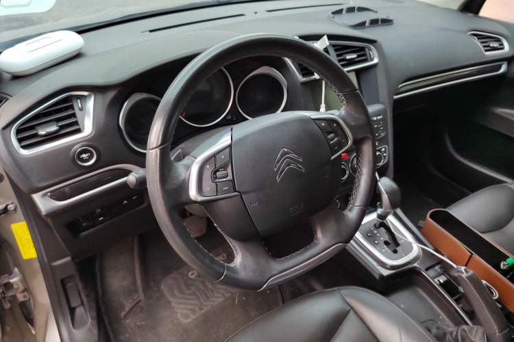 Used Citroen C4L 2014 1.6THP Intelligent Drive Automatic Dynamic Model Steering Wheel