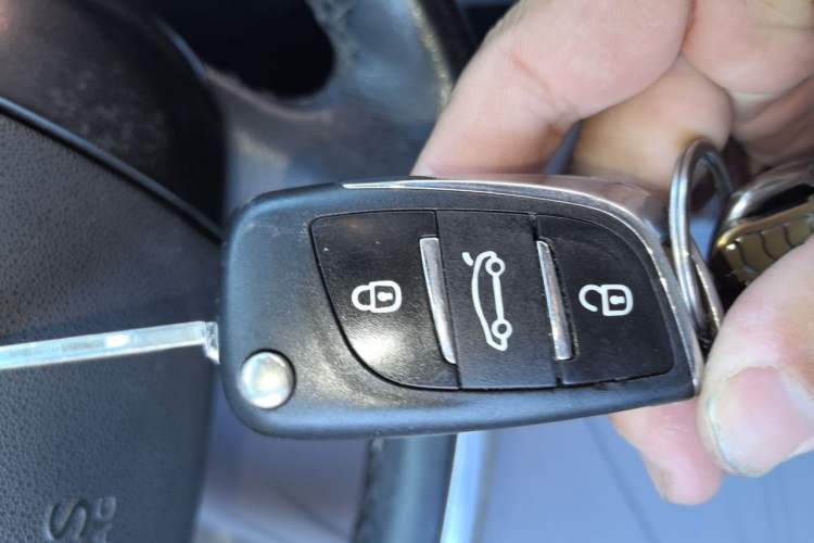 Used Citroen C4L 2014 1.8L Intelligent Drive Automatic Enjoyment Model Vehicle Key
