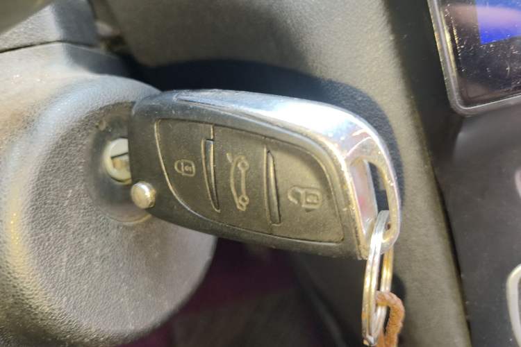 Used Citroen C4L 2014 1.8L Intelligent Drive Manual Version – Dynamic Edition Vehicle Key