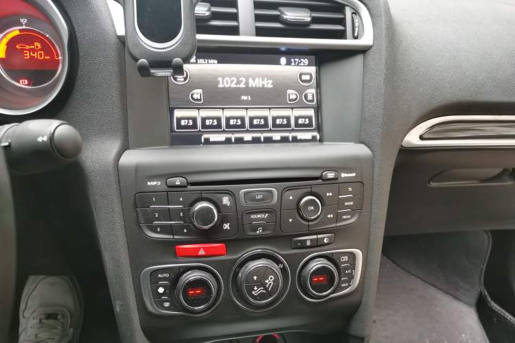 Used Citroen C4L 2014 1.8L Intelligent Drive Manual Version – Dynamic Edition Audio And AC Panel
