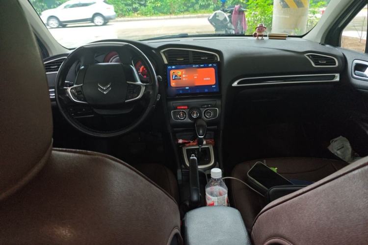 Used Citroen C4L 2014 1.8L Intelligent Drive Automatic Enjoyment Model Center Console