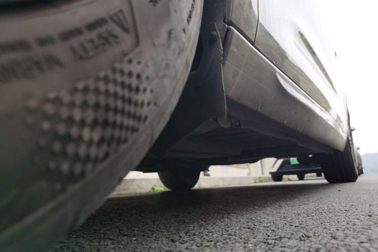 Used Citroen C4L 2014 1.8L Intelligent Drive Manual Version – Dynamic Edition Chassis Front Left