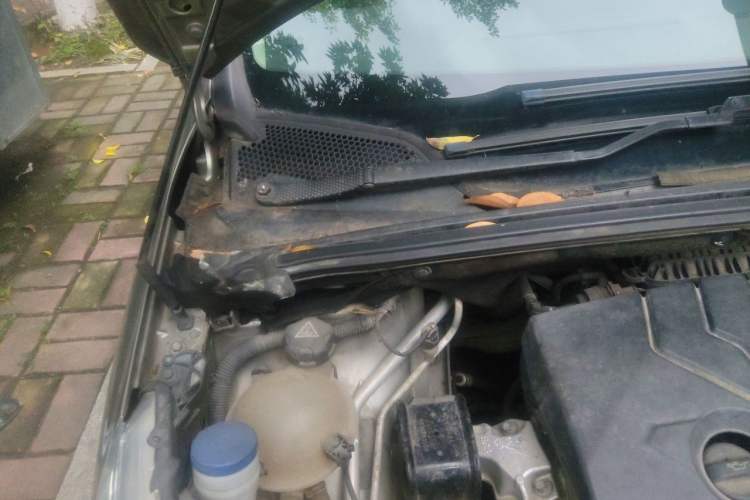 Used Citroen C4L 2014 1.8L Intelligent Drive Automatic Enjoyment Model Engine Bay Right