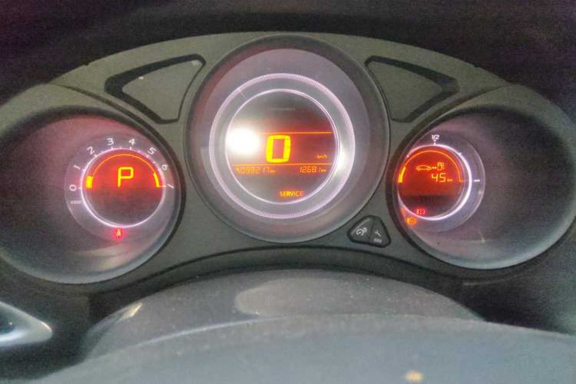 Used Citroen C4L 2014 1.8L Intelligent Drive Automatic Enjoyment Model Odometer Close Up