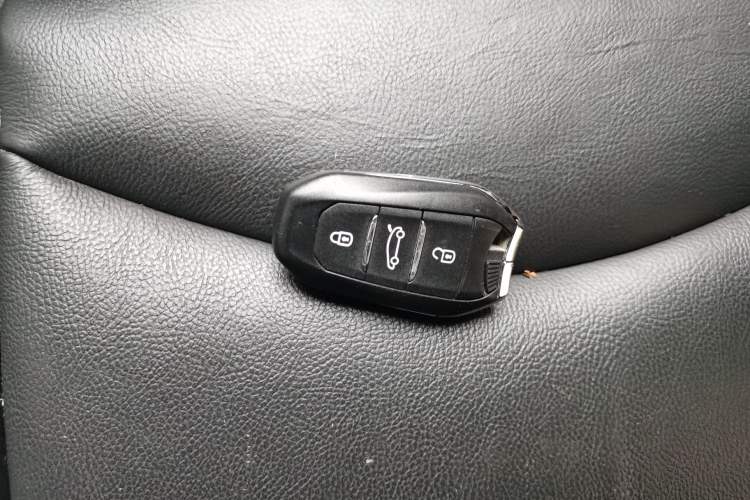 Used Citroen C4L 2014 1.8L Intelligent Drive Manual Version – Dynamic Edition Vehicle Key
