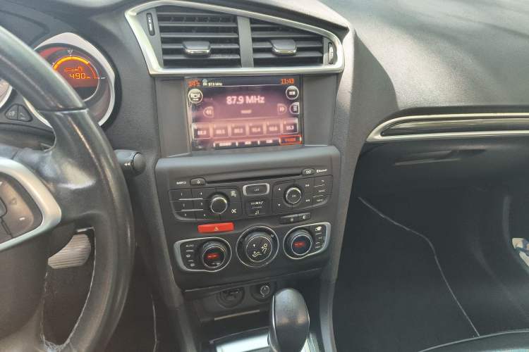 Used Citroen C4L 2014 1.8L Intelligent Drive Automatic Dynamic Model Audio And AC Panel