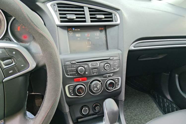 Used Citroen C4L 2014 1.6THP Intelligent Drive Automatic Dynamic Model Audio And AC Panel
