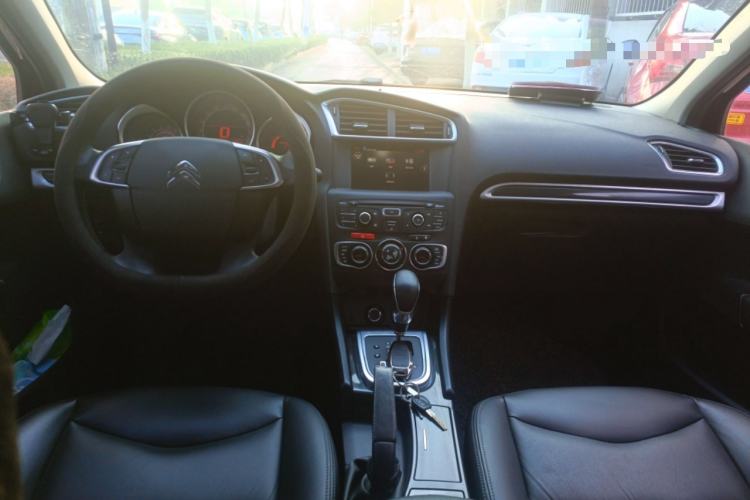 Used Citroen C4L 2014 1.6THP Intelligent Drive Automatic Dynamic Model Center Console