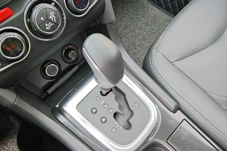 Used Citroen C4L 2014 1.6THP Intelligent Drive Automatic Dynamic Model Gear Lever