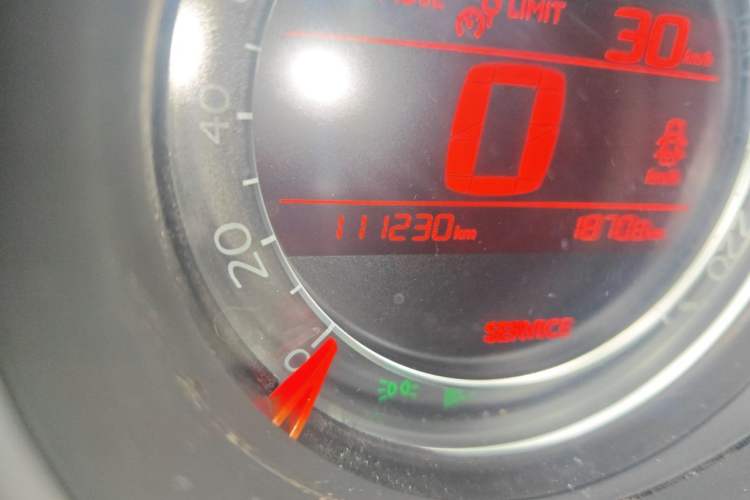 Used Citroen C4L 2014 1.6THP Connected Car Version Automatic Dynamic Model Odometer Close Up