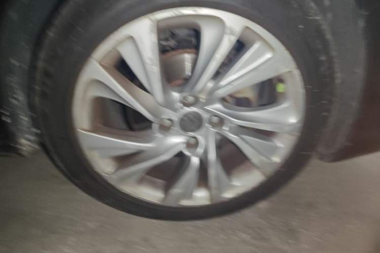 Used Citroen C4L 2014 1.6THP Connected Car Version Automatic Dynamic Model Right Front Wheel Hub
