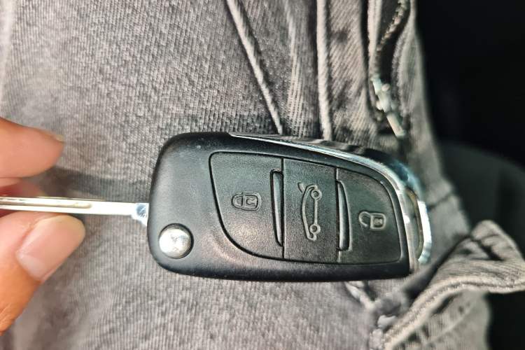 Used Citroen C4L 2014 1.8L Intelligent Drive Automatic Enjoyment Model Vehicle Key