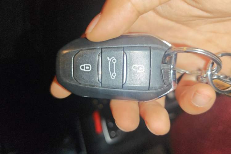 Used Citroen C4L 2014 1.6THP Connected Car Version Automatic Dynamic Model Vehicle Key