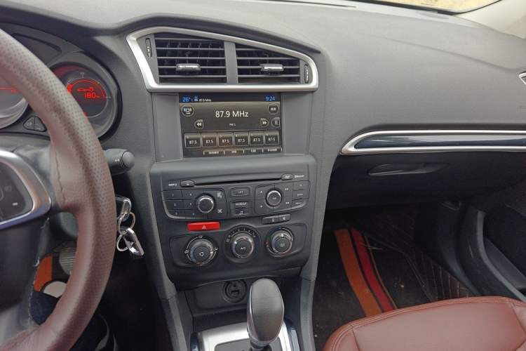 Used Citroen C4L 2014 1.8L Intelligent Drive Automatic Enjoyment Model Audio And AC Panel