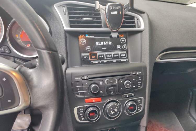 Used Citroen C4L 2014 1.6THP Intelligent Drive Automatic Dynamic Model Audio And AC Panel