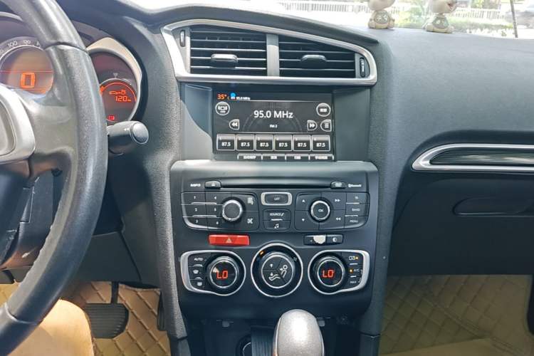 Used Citroen C4L 2014 1.6THP Intelligent Drive Automatic Dynamic Model Audio And AC Panel