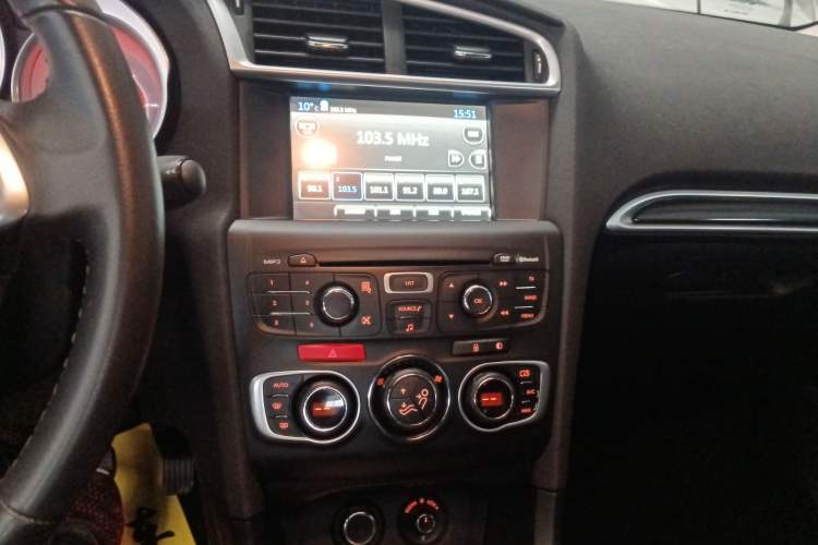 Used Citroen C4L 2014 1.8L Intelligent Drive Manual Version – Dynamic Edition Audio And AC Panel