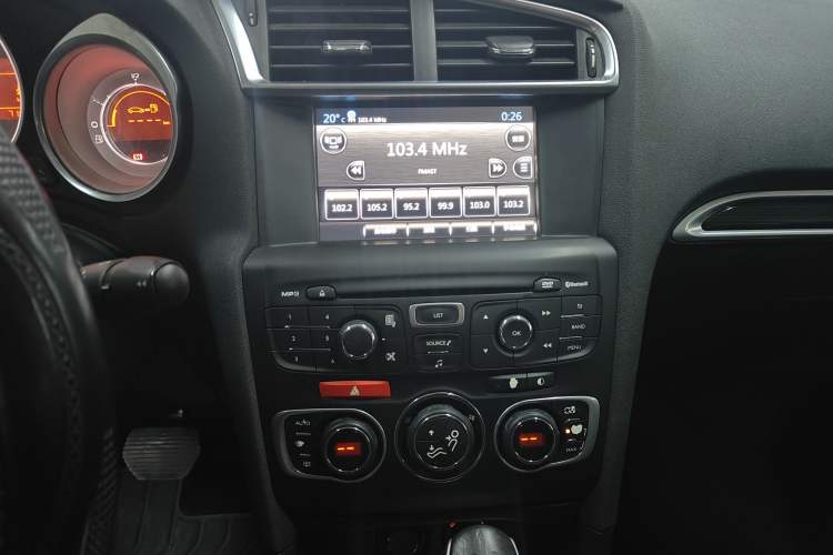 Used Citroen C4L 2014 1.8L Intelligent Drive Automatic Dynamic Model Audio And AC Panel