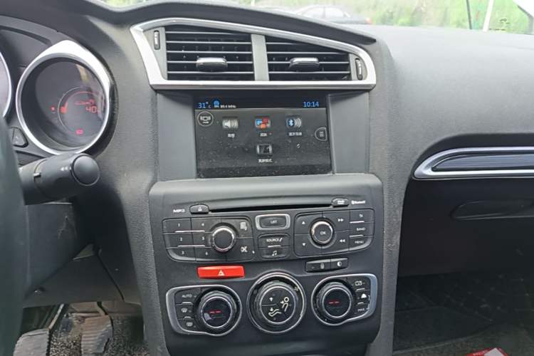 Used Citroen C4L 2014 1.8L Intelligent Drive Manual Version – Dynamic Edition Audio And AC Panel