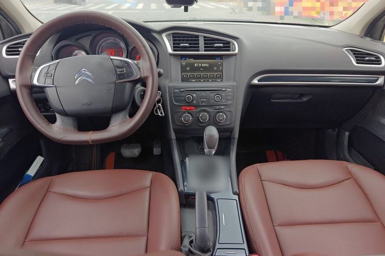 Used Citroen C4L 2014 1.8L Intelligent Drive Automatic Enjoyment Model Center Console