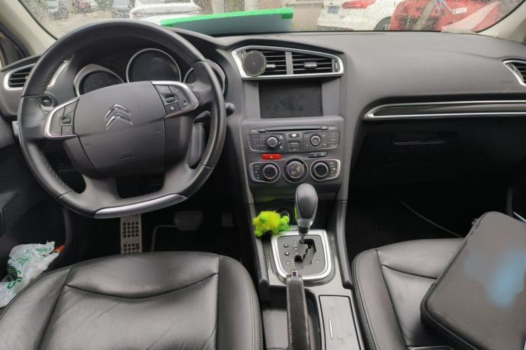 Used Citroen C4L 2014 1.8L Intelligent Drive Automatic Dynamic Model Center Console