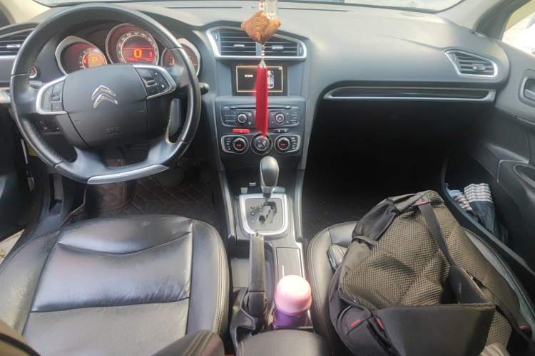 Used Citroen C4L 2014 1.6THP Intelligent Drive Automatic Dynamic Model Center Console