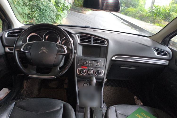 Used Citroen C4L 2014 1.6THP Intelligent Drive Automatic Dynamic Model Center Console