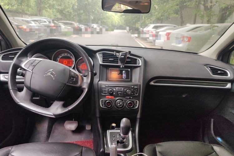 Used Citroen C4L 2014 1.6THP Intelligent Drive Automatic Dynamic Model Center Console