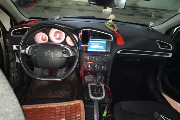 Used Citroen C4L 2014 1.8L Intelligent Drive Automatic Enjoyment Model Center Console