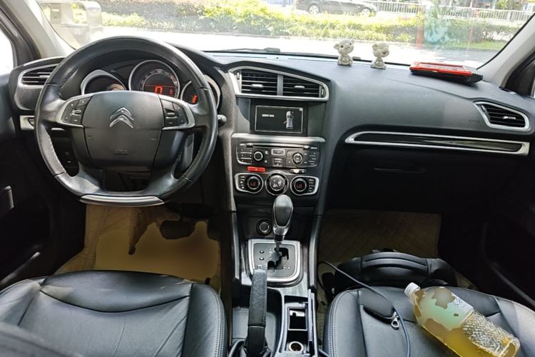Used Citroen C4L 2014 1.6THP Intelligent Drive Automatic Dynamic Model Center Console
