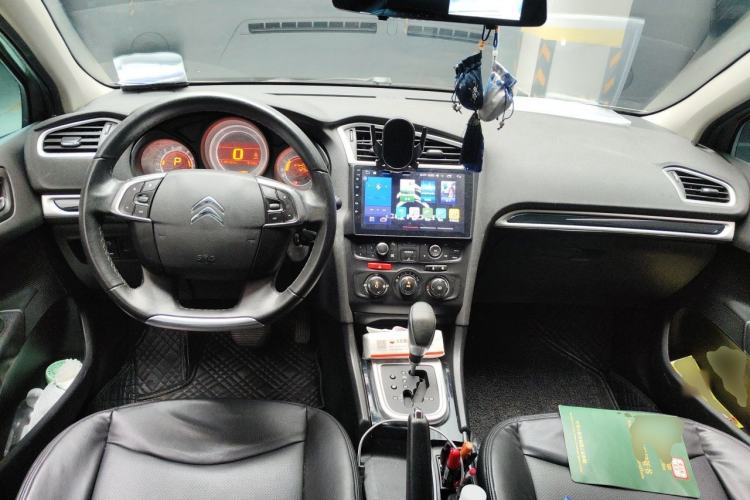 Used Citroen C4L 2014 1.8L Intelligent Drive Automatic Enjoyment Model Center Console
