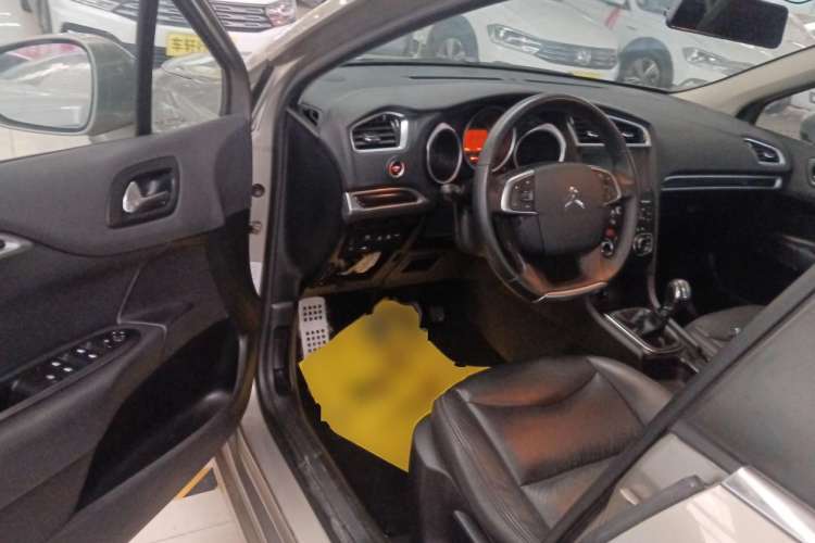 Used Citroen C4L 2014 1.8L Intelligent Drive Manual Version – Dynamic Edition Driver Seat