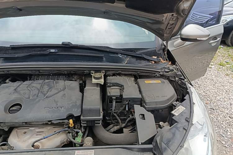Used Citroen C4L 2014 1.8L Intelligent Drive Manual Version – Dynamic Edition Engine Bay Left