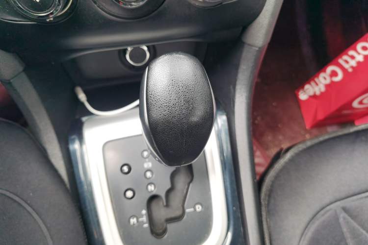 Used Citroen C4L 2014 1.8L Intelligent Drive Automatic Enjoyment Model Gear Lever