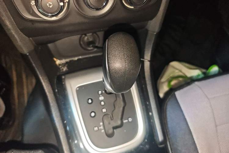 Used Citroen C4L 2014 1.8L Intelligent Drive Automatic Enjoyment Model Gear Lever