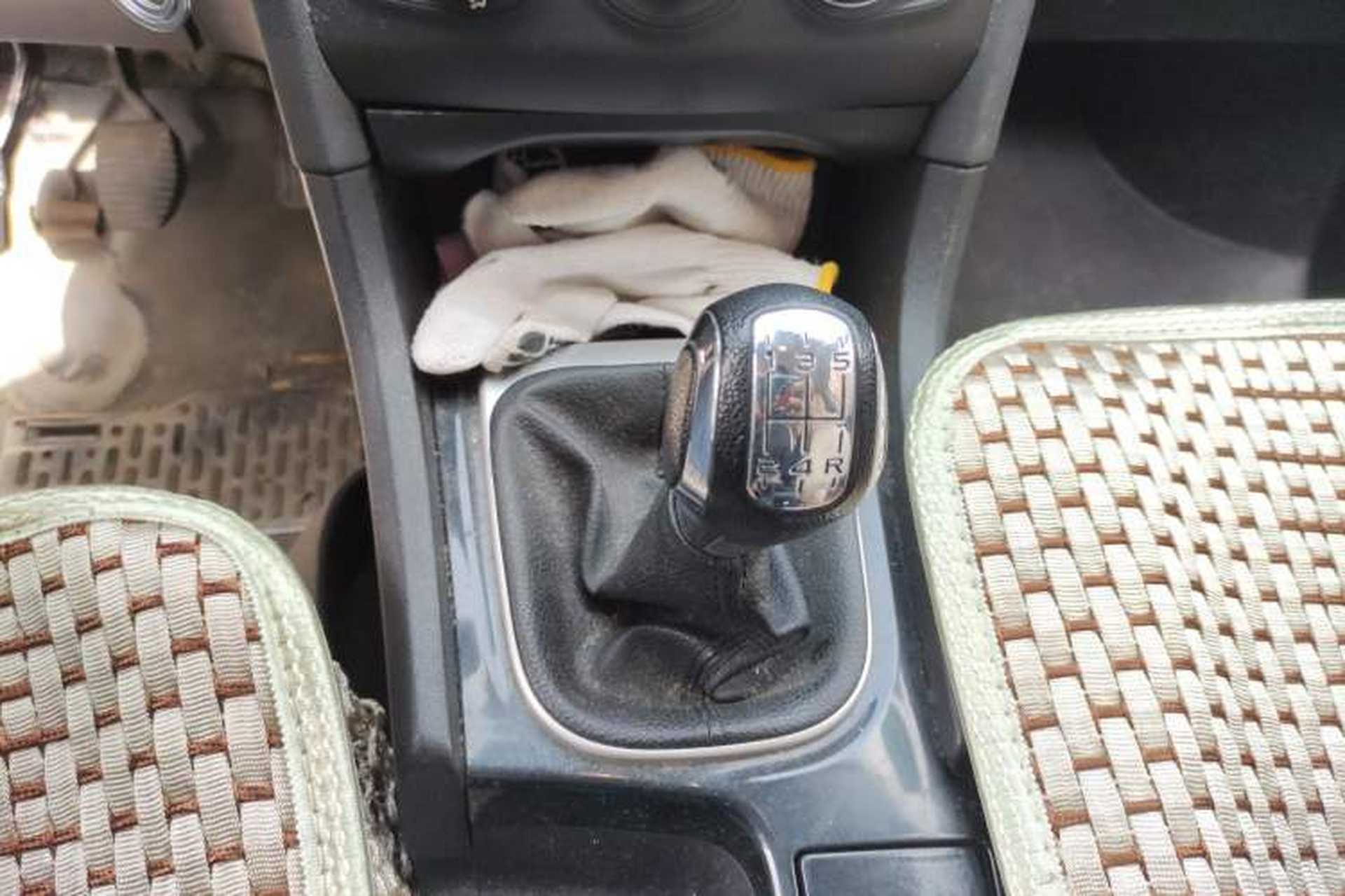 Used Citroen C4L 2014 1.8L Intelligent Drive Manual Enjoyment Model Gear Lever