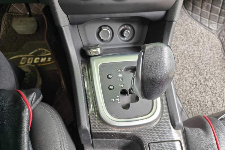 Used Citroen C4L 2014 1.6THP Intelligent Drive Automatic Dynamic Model Gear Lever