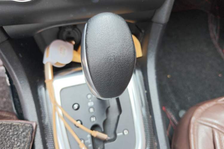 Used Citroen C4L 2014 1.8L Intelligent Drive Automatic Dynamic Model Gear Lever