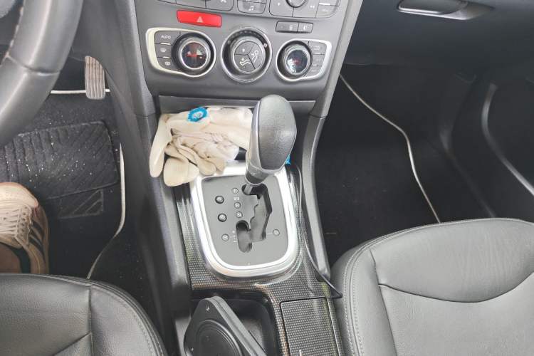 Used Citroen C4L 2014 1.6THP Intelligent Drive Automatic Dynamic Model Gear Lever