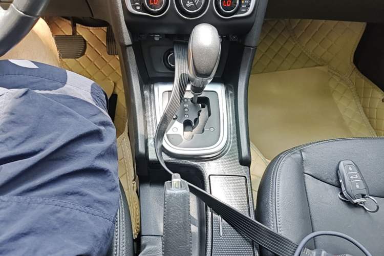 Used Citroen C4L 2014 1.6THP Intelligent Drive Automatic Dynamic Model Gear Lever