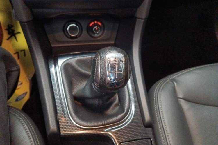 Used Citroen C4L 2014 1.8L Intelligent Drive Manual Version – Dynamic Edition Gear Lever