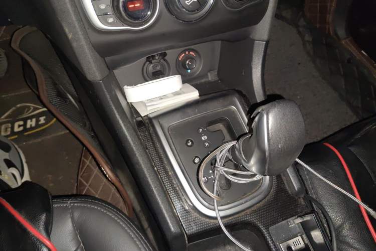 Used Citroen C4L 2014 1.6THP Intelligent Drive Automatic Dynamic Model Gear Lever