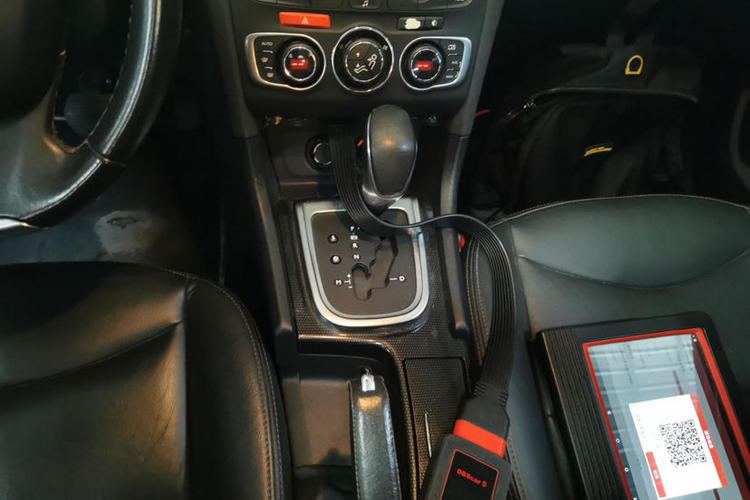 Used Citroen C4L 2014 1.6THP Connected Car Version Automatic Dynamic Model Interior 3