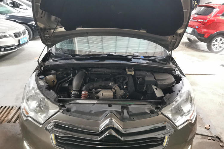 Used Citroen C4L 2014 1.6THP Connected Car Version Automatic Dynamic Model Interior 9