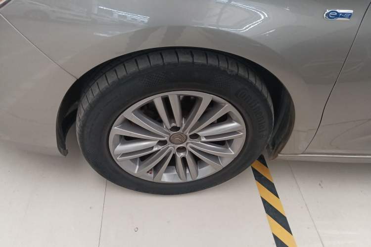 Used Citroen C4L 2014 1.8L Intelligent Drive Manual Version – Dynamic Edition Left Front Wheel Hub