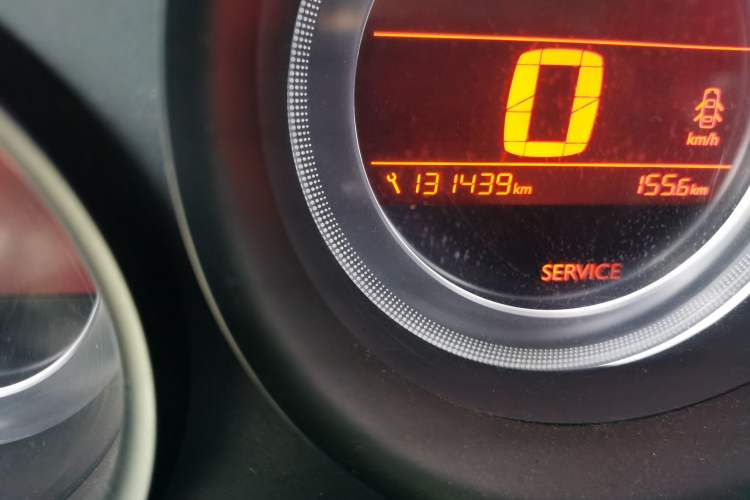 Used Citroen C4L 2014 1.8L Intelligent Drive Automatic Enjoyment Model Odometer Close Up