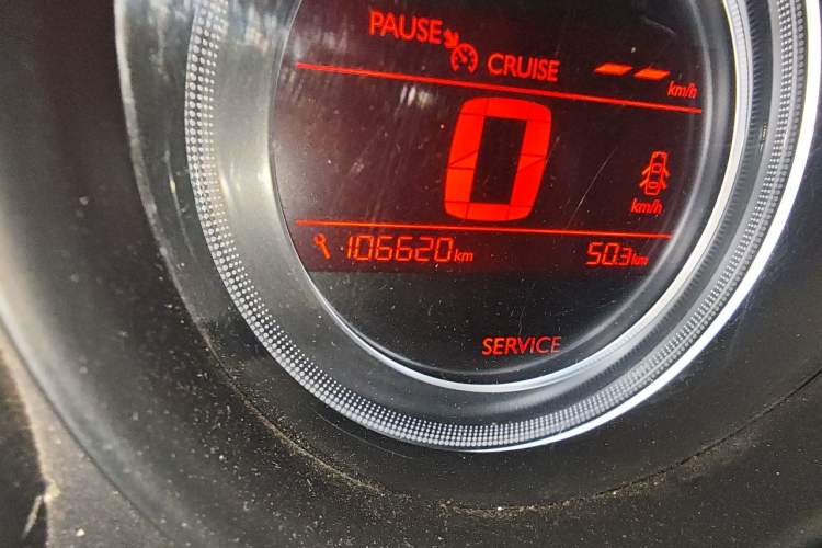Used Citroen C4L 2014 1.8L Intelligent Drive Automatic Enjoyment Model Odometer Close Up